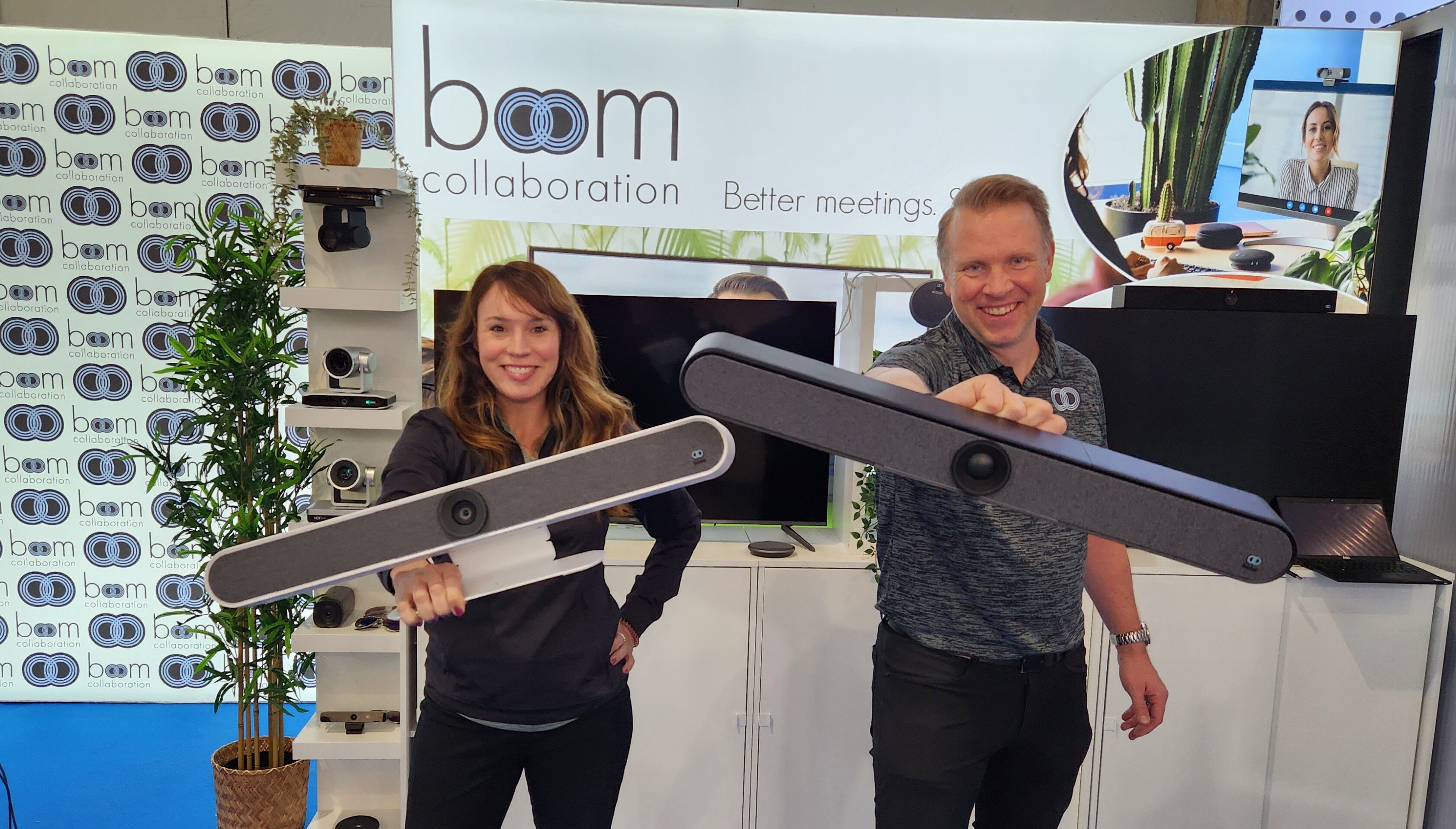 Boom Collaboration Founders Holli Hulett and Fredrik Hörnkvist demonstrate the HALO video bars-2